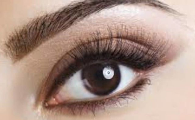 Que signifie rêver de sourcils ?